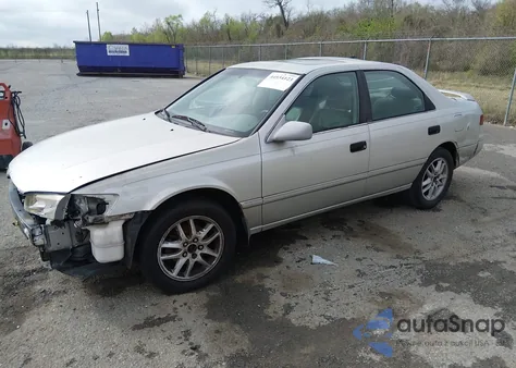 2000 Toyota Camry Xle V6 z USA, uszkodzony, nr VIN 4T1BF28K6YU093163